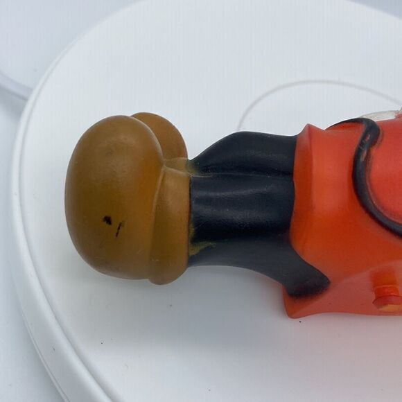 Vintage Relaxing Mickey Mouse Figurine - Classic Disney Collectible - Picture 4 of 8